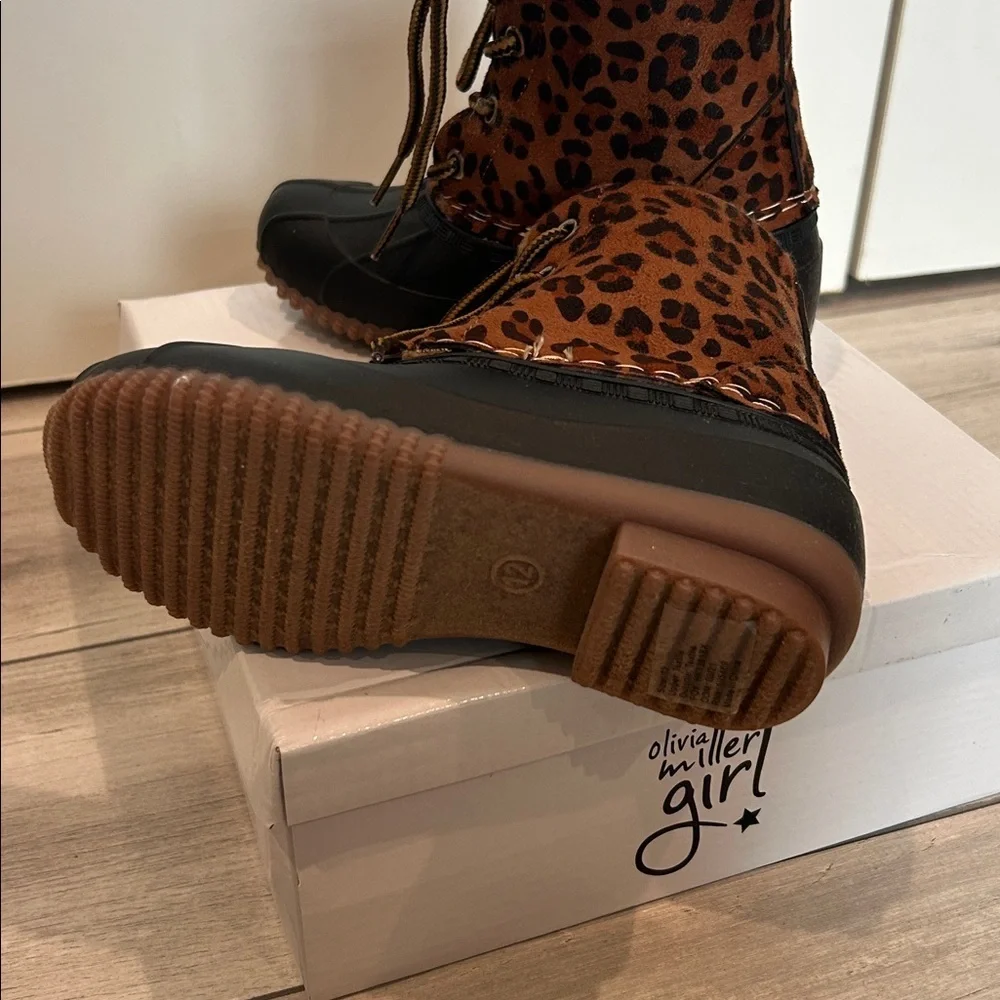 Olivia Miller Girl! Girls leopard print snow rain faux fur lined boots size 12